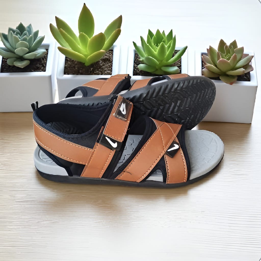 Nike Men’s Brown Comfortable Sandals.